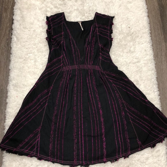 Free People Dresses & Skirts - Free People Sleeveless V-Neck Dress